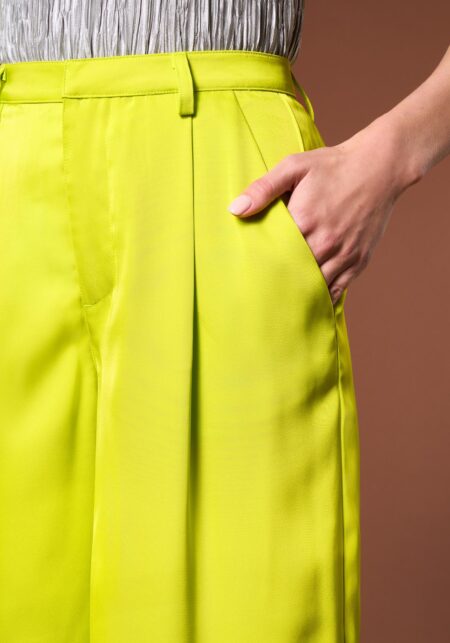 Pantaloni  Wide Leg con una Pince in Satin Giallo - Nicla