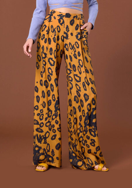 Pantaloni Wide Leg con Pince in Twill di Viscosa Stampa Leo Blu - vista frontale | Nicla