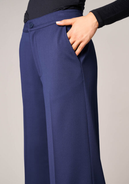 Pantaloni Cropped in Tessuto Tecnico Diagonale Blu - Nicla