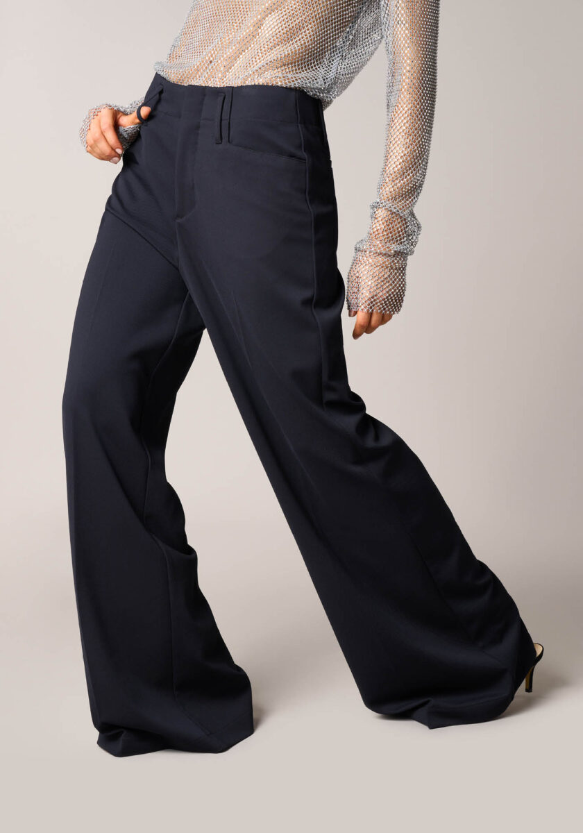 Pantaloni Cropped in Tessuto Tecnico Diagonale  - vista frontale | Nicla
