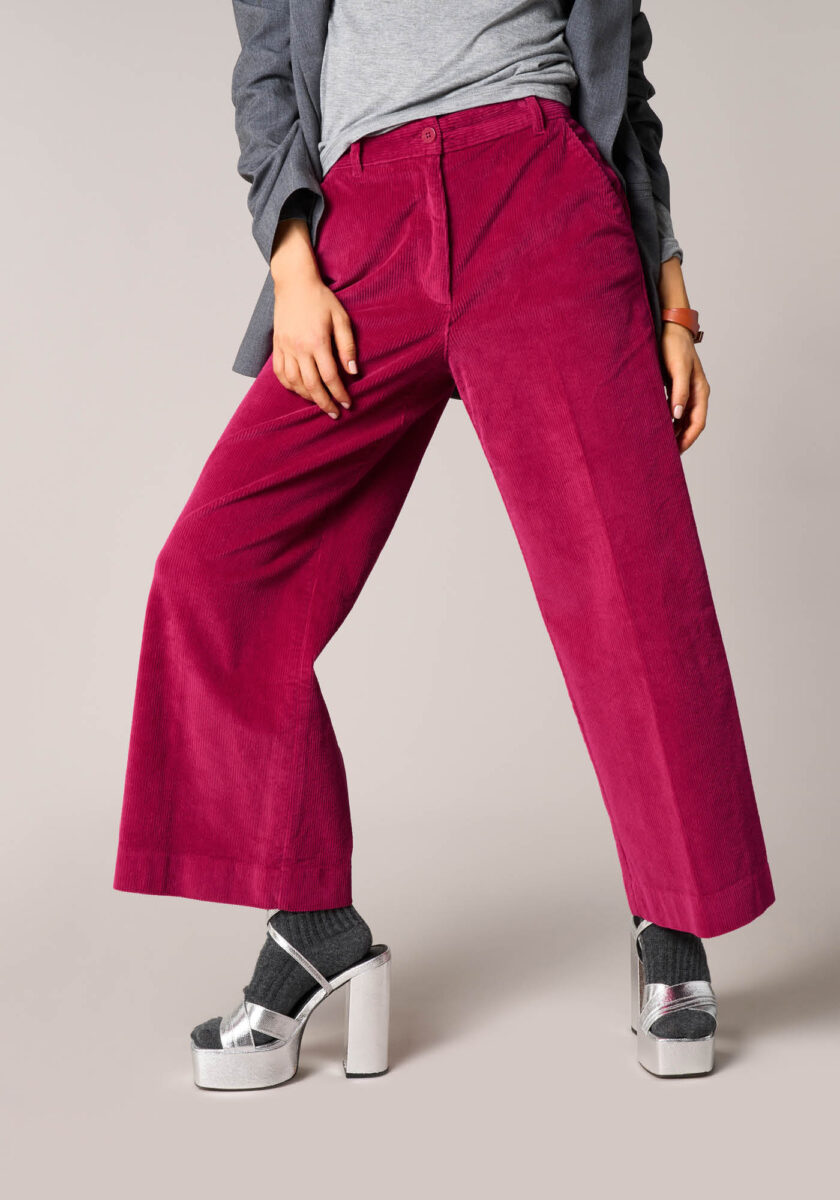 Pantaloni Cropped in Velluto a Coste Elasticizzato Rosa - vista frontale | Nicla