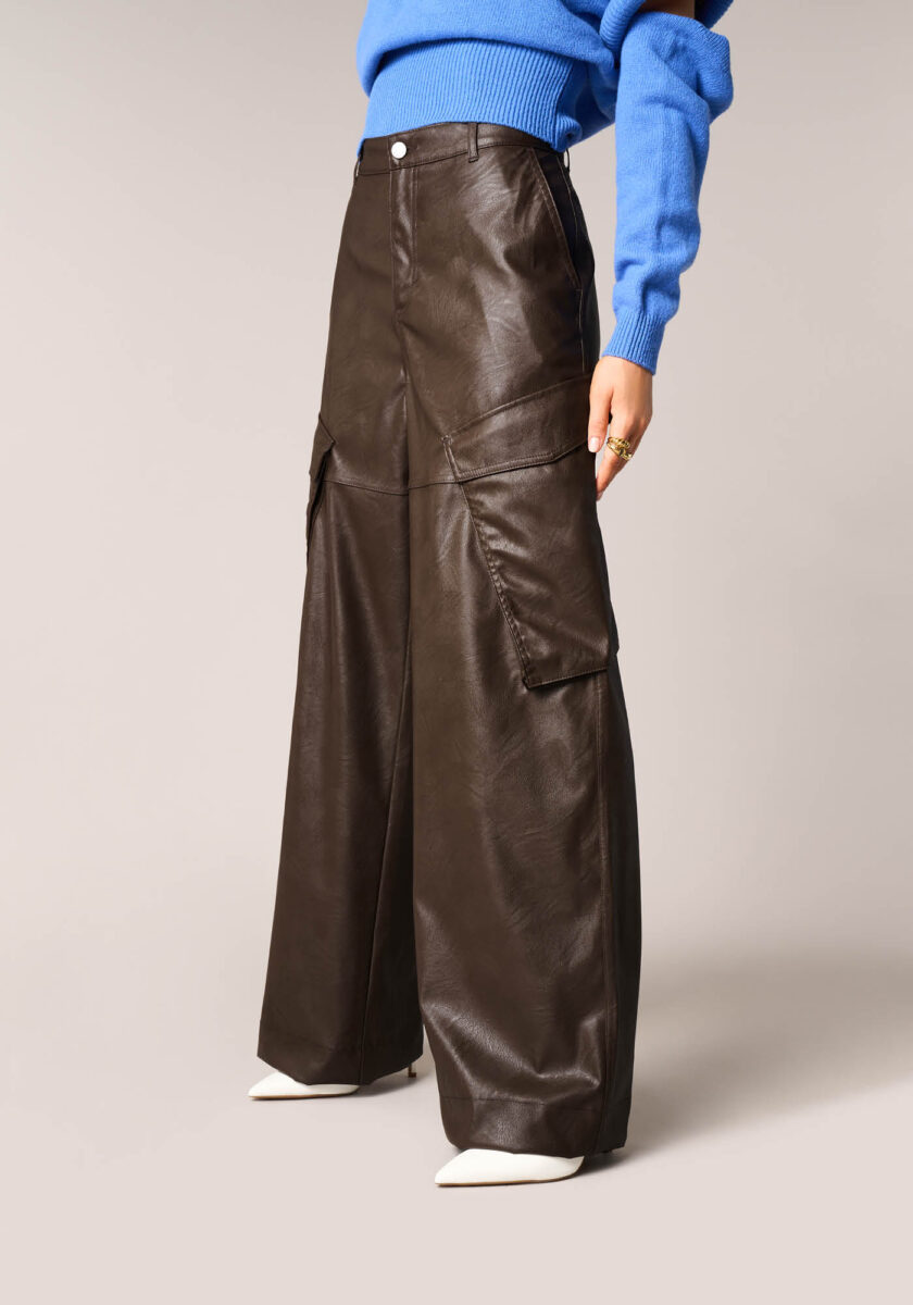 Pantaloni cargo effetto pelle Marrone - vista frontale | Nicla