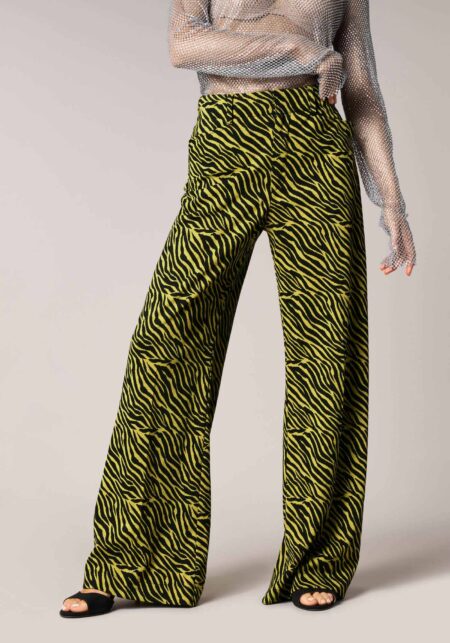 Pantaloni Wide Leg in Maglia Fantasia Animalier  - vista frontale | Nicla